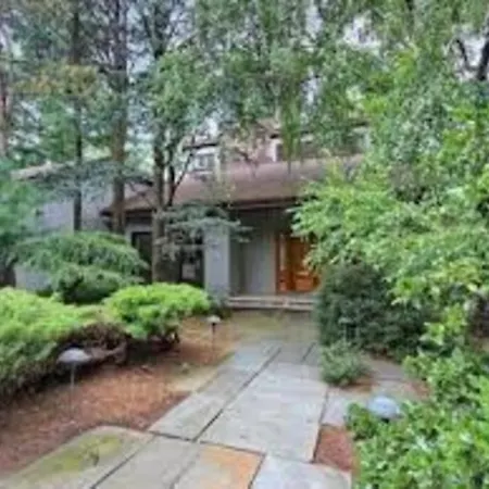Beautiful House In Livingston Villa